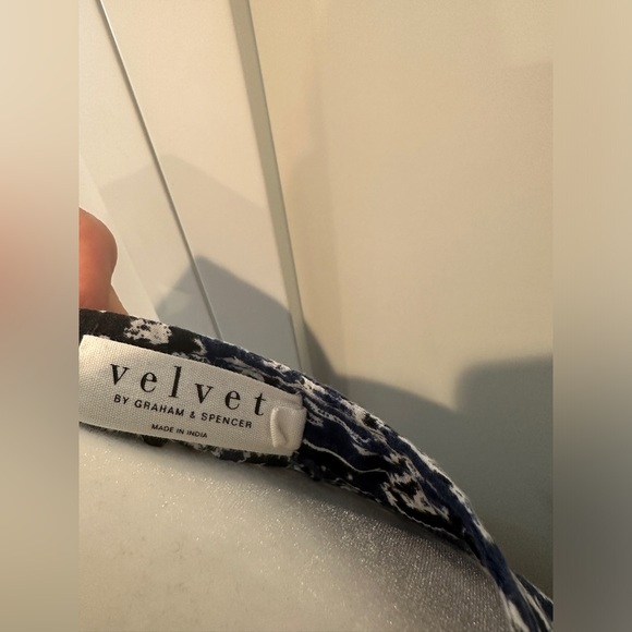 Velvet by Graham & Spencer blue ikat lightweight top - Picture 2 of 3